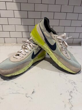 Nike Men's Sneakers in Light Gray, Navy & Neon Yellow